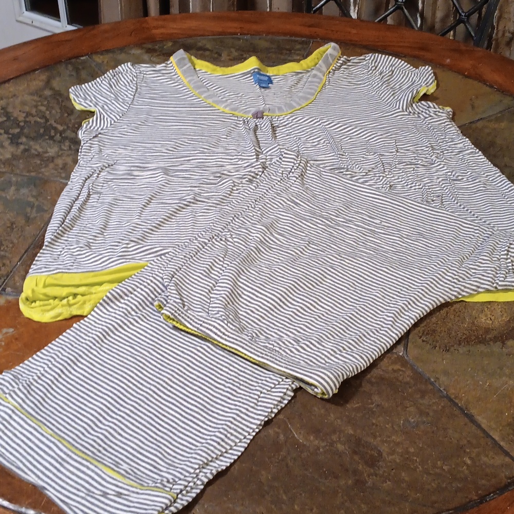 Vera Wang PJs size XXL